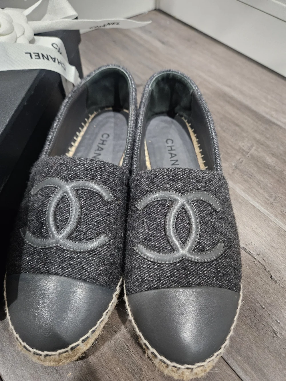 CHANEL GRAY Tweed/LAMBSKIN CC Logo Espadrille Flats